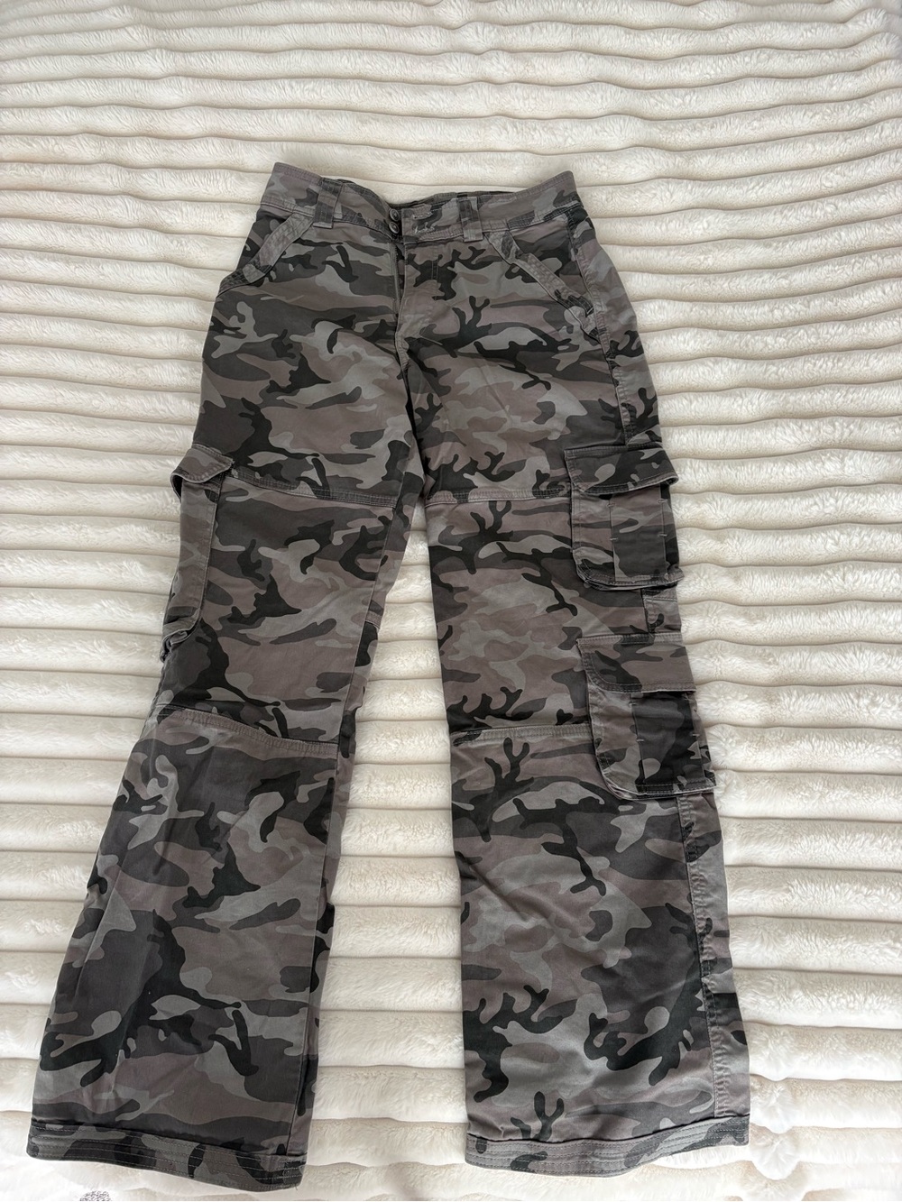 Abercrombie Gray/green Camo Cargo Pants - Casual Utility Style